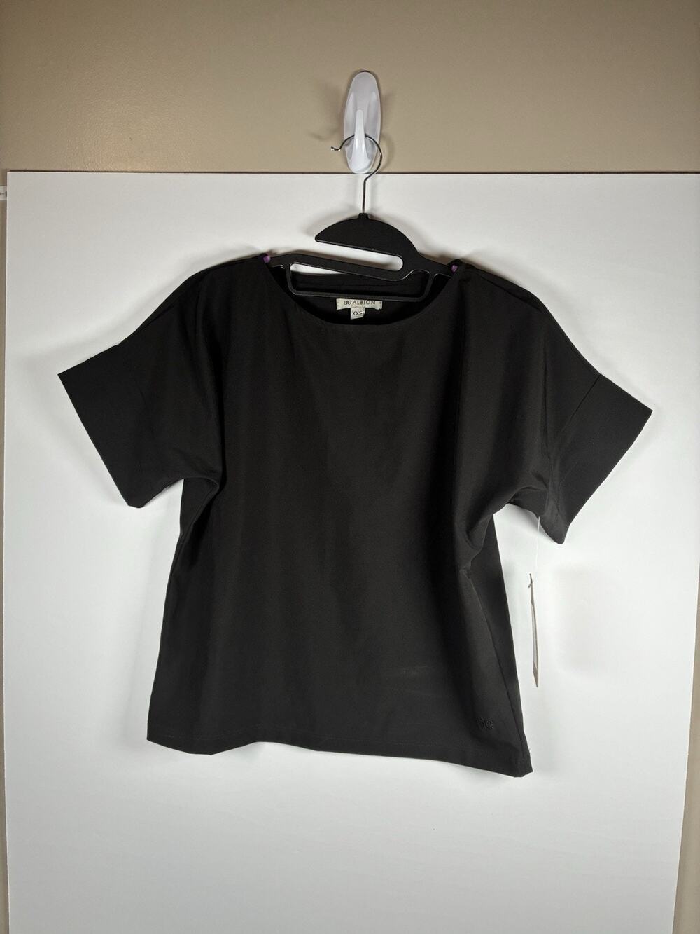 Albion Boss Crop Tee Size XXS NWT Black Oversized Quiet Luxury Athleisure